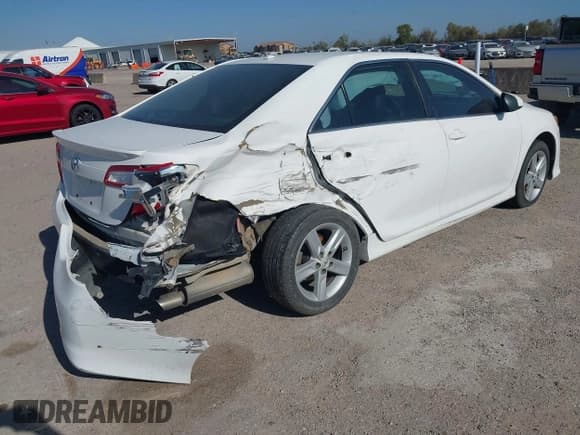 ✅ 2012 Toyota Camry L • VIN: 4T1BF1FK6CU561642 • Lot: 43664523. Wystawiony na IAAI z przebiegiem 178 738 mil. Bezpłatny archiwum sprzedaży aukcyjnych z USA i szczegółowy raport historii pojazdu na DreamBid. Zdjęcie 4.