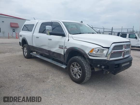 ✅ 2017 Ram 2500 Laramie • VIN: 3C6UR5NLXHG733985 • Lot: 42900477. Wystawiony na IAAI z przebiegiem 196 647 mil. Bezpłatny archiwum sprzedaży aukcyjnych z USA i szczegółowy raport historii pojazdu na DreamBid. Zdjęcie 1.