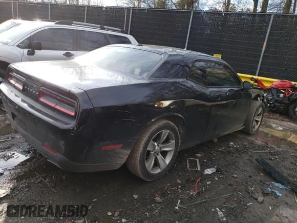 ✅ 2015 Dodge Challenger SXT • VIN: 2C3CDZAG6FH823767 • Lot: 36493373. Wystawiony na Copart z przebiegiem 136 568 mil. Bezpłatny archiwum sprzedaży aukcyjnych z USA i szczegółowy raport historii pojazdu na DreamBid. Zdjęcie 3.