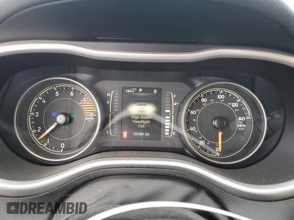 ✅ 2017 Jeep Cherokee Latitude • VIN: 1C4PJMCS1HW507059 • Лот: 92669845. Опубликован ранее на Copart с пробегом 131 081 миль. Бесплатный доступ к архиву аукционных продаж из США и подробный отчёт об истории автомобиля на DreamBid. Изображение 9.