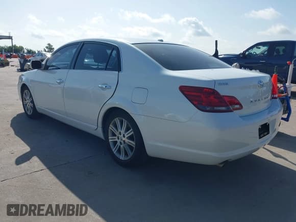 ✅ 2009 Toyota Avalon XL • VIN: 4T1BK36B69U326044 • Lot: 42703860. Listed on IAAI with 155,307 mi. Free auction sales archive from the USA and detailed vehicle history report at DreamBid. Image 3.