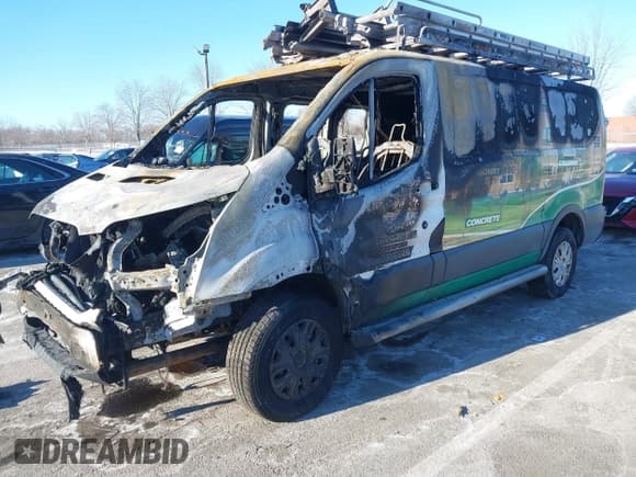 ✅ 2015 Ford Transit Cargo • VIN: 1FTNR1ZM0FKB02841 • Лот: 41411200. Опубликован ранее на IAAI с пробегом Не указан. Бесплатный доступ к архиву аукционных продаж из США и подробный отчёт об истории автомобиля на DreamBid. Изображение 2.