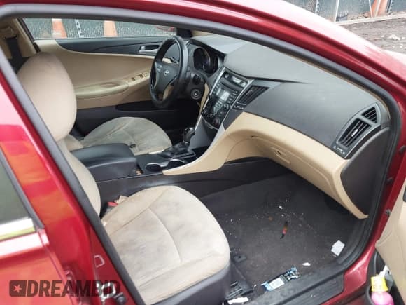 ✅ 2013 Hyundai Sonata GL • VIN: 5NPEB4AC9DH590482 • Lot: 41729895. Listed on IAAI with 194,151 mi. Free auction sales archive from the USA and detailed vehicle history report at DreamBid. Image 5.