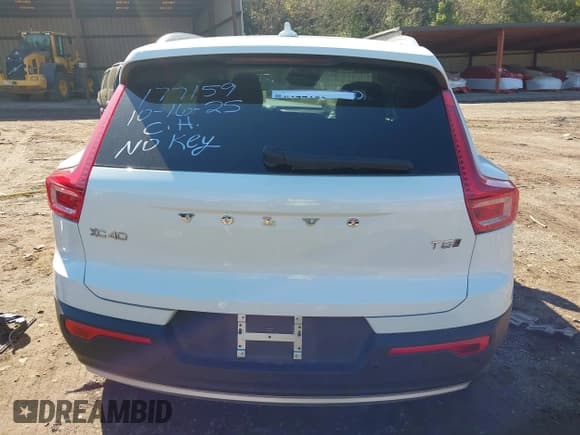 ✅ 2020 Volvo XC40 Momentum • VIN: YV4162UKXL2187831 • Lot: 43594664. Listed on IAAI with 28,578 mi. Free auction sales archive from the USA and detailed vehicle history report at DreamBid. Image 15.