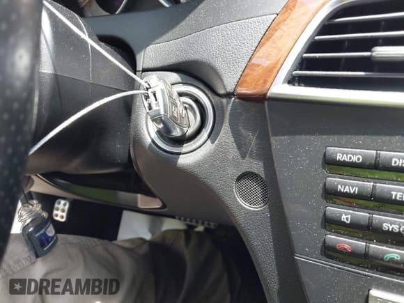 ✅ 2013 Mercedes-Benz C 300 Sport • VIN: WDDGF8AB0DR245383 • Lot: 42417319. Listed on IAAI with Not provided. Free auction sales archive from the USA and detailed vehicle history report at DreamBid. Image 11.