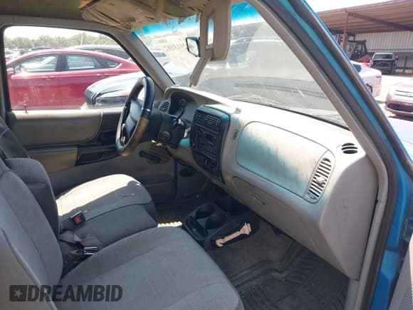 ✅ 1995 Ford Ranger Splash • VIN: 1FTCR10A2SUA57023 • Лот: 42913102. Опубликован ранее на IAAI с пробегом 188 159 миль. Бесплатный доступ к архиву аукционных продаж из США и подробный отчёт об истории автомобиля на DreamBid. Изображение 5.