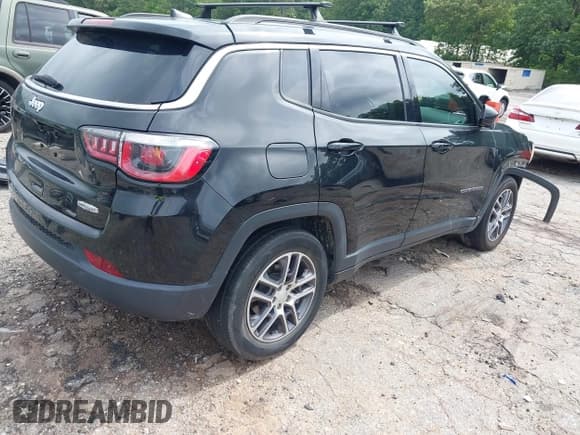 ✅ 2019 Jeep Compass Altitude • VIN: 3C4NJCBB7KT832430 • Lot: 42319691. Wystawiony na IAAI z przebiegiem 87 468 mil. Bezpłatny archiwum sprzedaży aukcyjnych z USA i szczegółowy raport historii pojazdu na DreamBid. Zdjęcie 4.