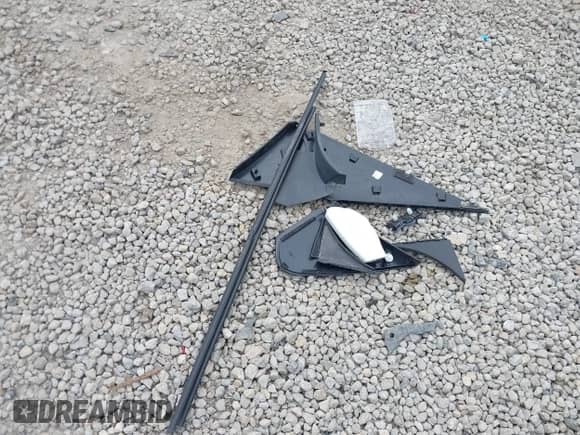 2021 Toyota Prius L Eco with VIN JTDKAMFU6M3137679, listed as a IAAI auction lot 42488129 with 52,414 mi miles and . Bid and sale history available at DreamBid. Image 12.