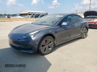 ✅ 2022 Tesla Model 3 • VIN: 5YJ3E1EA5NF309557 • Lot: 80353195. Wystawiony na Copart z przebiegiem 69 538 mil. Bezpłatny archiwum sprzedaży aukcyjnych z USA i szczegółowy raport historii pojazdu na DreamBid. Zdjęcie 1.