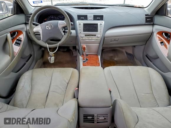 ✅ 2010 Toyota Camry • VIN: 4T1BF3EKXAU101085 • Lot: 94702765. Wystawiony na Copart z przebiegiem 48 231 mil. Bezpłatny archiwum sprzedaży aukcyjnych z USA i szczegółowy raport historii pojazdu na DreamBid. Zdjęcie 8.