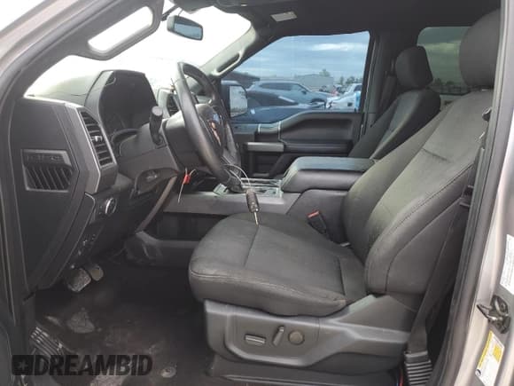 ✅ 2020 Ford F-150 XL • VIN: 1FTEW1EP4LFC21084 • Lot: 87256525. Wystawiony na Copart z przebiegiem 98 503 mil. Bezpłatny archiwum sprzedaży aukcyjnych z USA i szczegółowy raport historii pojazdu na DreamBid. Zdjęcie 7.