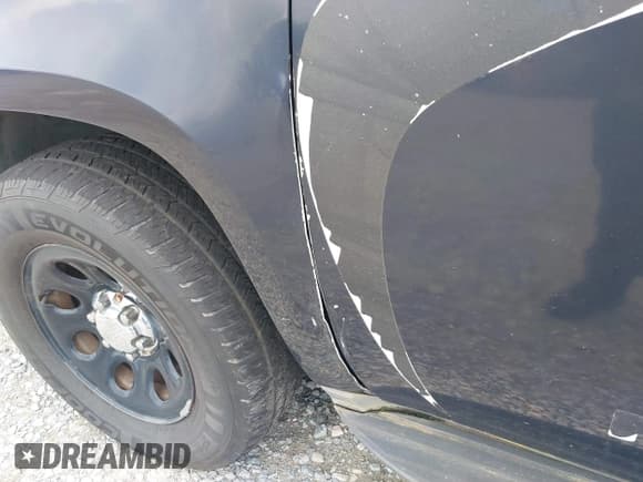 ✅ 2011 Chevrolet Tahoe Commercial • VIN: 1GNLC2E06BR365121 • Lot: 42462733. Listed on IAAI with 205,890 mi. Free auction sales archive from the USA and detailed vehicle history report at DreamBid. Image 6.