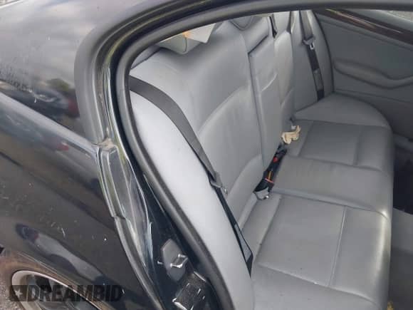 2003 BMW 3 Series 325xi с VIN WBAEU33413PM56978, выставлен на аукционе IAAI как лот 42693910 с пробегом 85 861 миль миль и . История ставок и продаж доступна на DreamBid. Изображение 8.