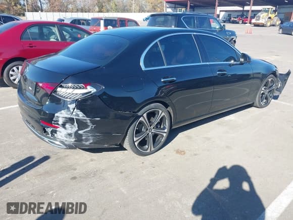 ✅ 2022 Mercedes-Benz C 300 • VIN: W1KAF4GB8NR013945 • Lot: 43672172. Wystawiony na IAAI z przebiegiem 38 795 mil. Bezpłatny archiwum sprzedaży aukcyjnych z USA i szczegółowy raport historii pojazdu na DreamBid. Zdjęcie 4.