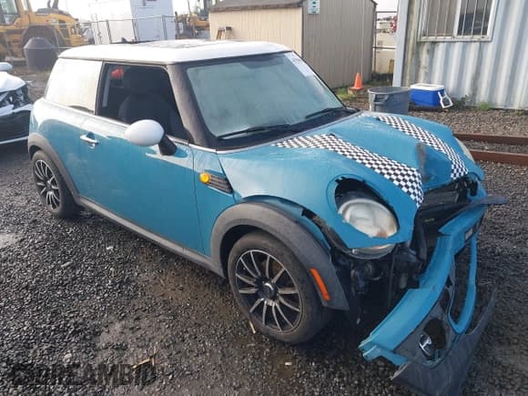 ✅ 2008 MINI Hardtop • VIN: WMWMF33598TT61727 • Лот: 43566444. Опубликован ранее на IAAI с пробегом 112 221 миль. Бесплатный доступ к архиву аукционных продаж из США и подробный отчёт об истории автомобиля на DreamBid. Изображение 1.
