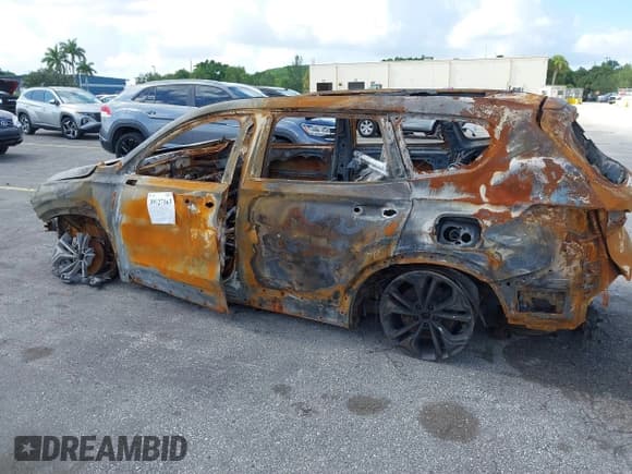 ✅ 2020 Hyundai Santa Fe Limited • VIN: 5NMS5CAA2LH179861 • Лот: 39727163. Опубликован ранее на IAAI с пробегом Не указан. Бесплатный доступ к архиву аукционных продаж из США и подробный отчёт об истории автомобиля на DreamBid. Изображение 14.