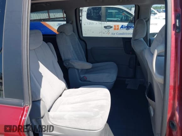 ✅ 2008 Kia Sedona EX • VIN: KNDMB233386268370 • Lot: 43147488. Wystawiony na IAAI z przebiegiem 261 050 mil. Bezpłatny archiwum sprzedaży aukcyjnych z USA i szczegółowy raport historii pojazdu na DreamBid. Zdjęcie 8.