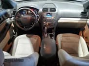 ✅ 2019 Ford Explorer • VIN: 1FM5K7B89KGA68279 • Lot: 43212035. Wystawiony na Copart z przebiegiem 154 256 mil. Bezpłatny archiwum sprzedaży aukcyjnych z USA i szczegółowy raport historii pojazdu na DreamBid. Zdjęcie 8.