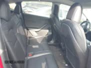 ✅ 2023 Tesla Model Y Long Range • VIN: 7SAYGDEE7PF673151 • Lot: 43123506. Wystawiony na IAAI z przebiegiem 39 845 mil. Bezpłatny archiwum sprzedaży aukcyjnych z USA i szczegółowy raport historii pojazdu na DreamBid. Zdjęcie 8.