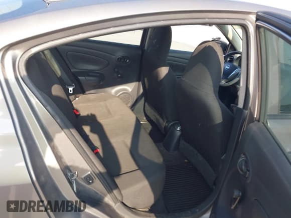 ✅ 2015 Nissan Versa S • VIN: 3N1CN7AP7FL886920 • Лот: 43131135. Опубликован ранее на IAAI с пробегом 122 556 миль. Бесплатный доступ к архиву аукционных продаж из США и подробный отчёт об истории автомобиля на DreamBid. Изображение 8.