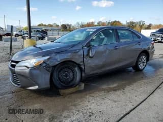 ✅ 2017 Toyota Camry LE • VIN: 4T1BF1FK0HU667950 • Лот: 90347685. Опубликован ранее на Copart с пробегом 101 670 миль. Бесплатный доступ к архиву аукционных продаж из США и подробный отчёт об истории автомобиля на DreamBid. Изображение 1.