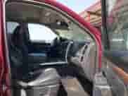 2017 Ram 1500 Laramie z VIN 1C6RR6NT3HS730947, wystawiony jako IAAI lot #41837948 z przebiegiem 126 879 mil mil oraz . Historia ofert i sprzedaży dostępna na DreamBid. Obrazek 5.