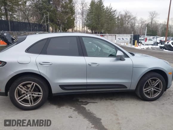 ✅ 2023 Porsche Macan • VIN: WP1AA2A58PLB07022 • Лот: 43782320. Опубликован ранее на IAAI с пробегом 14 612 миль. Бесплатный доступ к архиву аукционных продаж из США и подробный отчёт об истории автомобиля на DreamBid. Изображение 13.