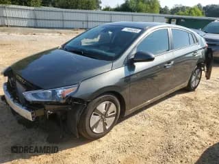 ✅ 2021 Hyundai Ioniq Blue • VIN: KMHC65LC3MU245125 • Lot: 71684384. Wystawiony na Copart z przebiegiem 28 267 mil. Bezpłatny archiwum sprzedaży aukcyjnych z USA i szczegółowy raport historii pojazdu na DreamBid. Zdjęcie 1.
