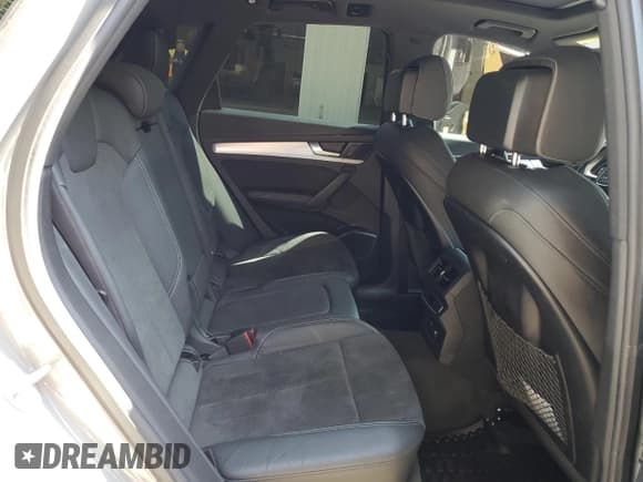 ✅ 2020 Audi SQ5 Premium Plus • VIN: WA1B4AFYXL2069717 • Лот: 71061225. Опубликован ранее на Copart с пробегом 56 604 миль. Бесплатный доступ к архиву аукционных продаж из США и подробный отчёт об истории автомобиля на DreamBid. Изображение 11.