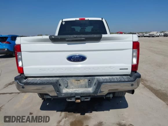 ✅ 2019 Ford F-250 XL • VIN: 1FT7W2B63KEC61395 • Lot: 43422109. Wystawiony na IAAI z przebiegiem 148 835 mil. Bezpłatny archiwum sprzedaży aukcyjnych z USA i szczegółowy raport historii pojazdu na DreamBid. Zdjęcie 17.