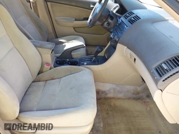 ✅ 2003 Honda Accord LX • VIN: 1HGCM66343A103346 • Lot: 41939613. Listed on IAAI with 231,328 mi. Free auction sales archive from the USA and detailed vehicle history report at DreamBid. Image 5.