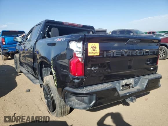 ✅ 2021 Chevrolet Silverado 1500 Custom • VIN: 1GCPYBEK5MZ211077 • Lot: 76271584. Wystawiony na Copart z przebiegiem 84 198 mil. Bezpłatny archiwum sprzedaży aukcyjnych z USA i szczegółowy raport historii pojazdu na DreamBid. Zdjęcie 2.