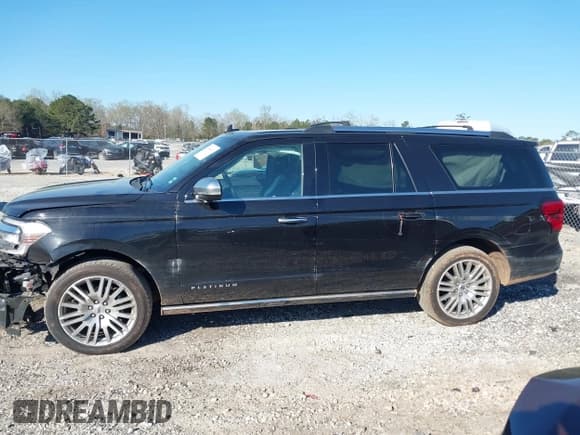 ✅ 2024 Ford Expedition Max Platinum • VIN: 1FMJK1M85REA16369 • Lot: 41888016. Listed on IAAI with 80,000 mi. Free auction sales archive from the USA and detailed vehicle history report at DreamBid. Image 14.