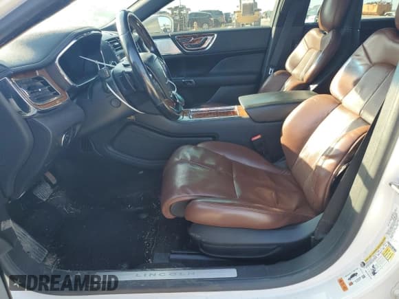 ✅ 2017 Lincoln Continental Reserve • VIN: 1LN6L9NC1H5612758 • Lot: 83817245. Listed on Copart with 148,953 mi. Free auction sales archive from the USA and detailed vehicle history report at DreamBid. Image 7.