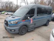 ✅ 2023 Ford Transit Passenger XL • VIN: 1FBAX2C82PKA06866 • Lot: 43793796. Wystawiony na IAAI z przebiegiem 130 029 mil. Bezpłatny archiwum sprzedaży aukcyjnych z USA i szczegółowy raport historii pojazdu na DreamBid. Zdjęcie 17.