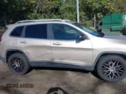✅ 2015 Jeep Cherokee Latitude • VIN: 1C4PJLCB7FW611434 • Лот: 43420390. Опубликован ранее на IAAI с пробегом 185 371 миль. Бесплатный доступ к архиву аукционных продаж из США и подробный отчёт об истории автомобиля на DreamBid. Изображение 13.