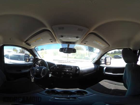 2007 Chevrolet Silverado 2500HD LTZ z VIN 1GCHK29687E542220, wystawiony jako IAAI lot #42809649 z przebiegiem 138 551 mil mil oraz . Historia ofert i sprzedaży dostępna na DreamBid. Obrazek 18.