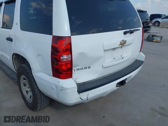 ✅ 2007 Chevrolet Tahoe LS • VIN: 1GNFC13C87R286352 • Lot: 42927693. Wystawiony na IAAI z przebiegiem 268 163 mil. Bezpłatny archiwum sprzedaży aukcyjnych z USA i szczegółowy raport historii pojazdu na DreamBid. Zdjęcie 6.