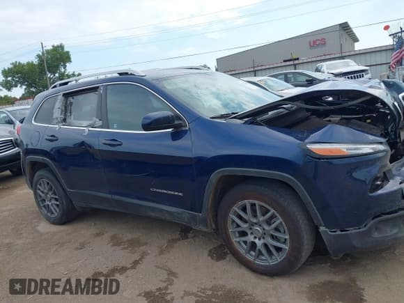 ✅ 2018 Jeep Cherokee Latitude • VIN: 1C4PJLCB5JD538696 • Лот: 43249989. Опубликован ранее на IAAI с пробегом 130 054 миль. Бесплатный доступ к архиву аукционных продаж из США и подробный отчёт об истории автомобиля на DreamBid. Изображение 13.