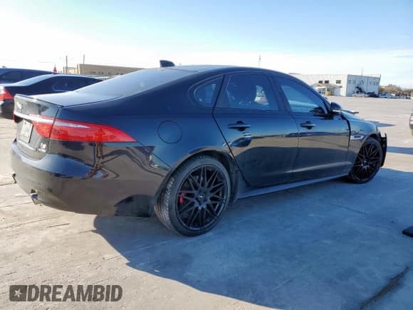 ✅ 2016 Jaguar XF S • VIN: SAJBM4BV4GCY13297 • Lot: 46176515. Wystawiony na Copart z przebiegiem 94 135 mil. Bezpłatny archiwum sprzedaży aukcyjnych z USA i szczegółowy raport historii pojazdu na DreamBid. Zdjęcie 3.