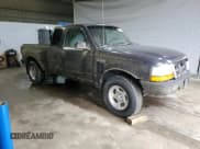 ✅ 1999 Ford Ranger XL • VIN: 1FTZR15V0XPC04497 • Lot: 59622385. Wystawiony na Copart z przebiegiem 165 262 mil. Bezpłatny archiwum sprzedaży aukcyjnych z USA i szczegółowy raport historii pojazdu na DreamBid. Zdjęcie 4.