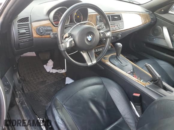 ✅ 2006 BMW Z4 3.0si • VIN: 4USBU53596LX00523 • Lot: 93441155. Listed on Copart with 106,020 mi. Free auction sales archive from the USA and detailed vehicle history report at DreamBid. Image 8.