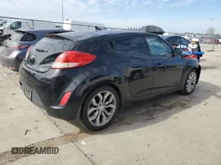 ✅ 2013 Hyundai Veloster w/Black Int • VIN: KMHTC6AD4DU108821 • Lot: 44820225. Wystawiony na Copart z przebiegiem 181 720 mil. Bezpłatny archiwum sprzedaży aukcyjnych z USA i szczegółowy raport historii pojazdu na DreamBid. Zdjęcie 3.