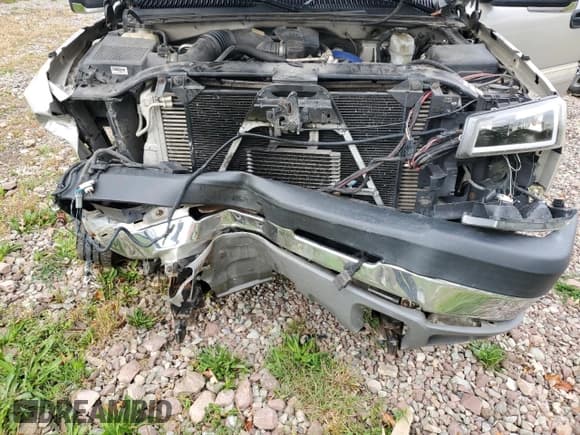 ✅ 2004 Chevrolet Silverado 2500HD LS • VIN: 1GCHK23164F126993 • Lot: 72859754. Wystawiony na Copart z przebiegiem 201 782 mil. Bezpłatny archiwum sprzedaży aukcyjnych z USA i szczegółowy raport historii pojazdu na DreamBid. Zdjęcie 11.