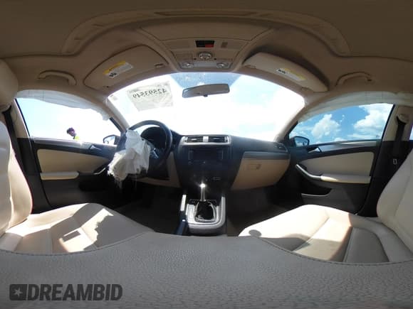 ✅ 2015 Volkswagen Jetta SE • VIN: 3VWD07AJ0FM214295 • Лот: 42593549. Опубликован ранее на IAAI с пробегом 62 720 миль. Бесплатный доступ к архиву аукционных продаж из США и подробный отчёт об истории автомобиля на DreamBid. Изображение 17.