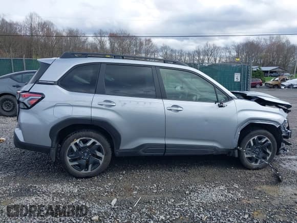 ✅ 2025 Subaru Forester Limited • VIN: JF2SLDRC4SH416319 • Lot: 42002953. Listed on IAAI with 5,105 mi. Free auction sales archive from the USA and detailed vehicle history report at DreamBid. Image 14.