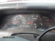 ✅ 2002 Ford F-250 XL • VIN: 1FTNX21F62EC40515 • Lot: 43483289. Wystawiony na IAAI z przebiegiem 213 619 mil. Bezpłatny archiwum sprzedaży aukcyjnych z USA i szczegółowy raport historii pojazdu na DreamBid. Zdjęcie 7.