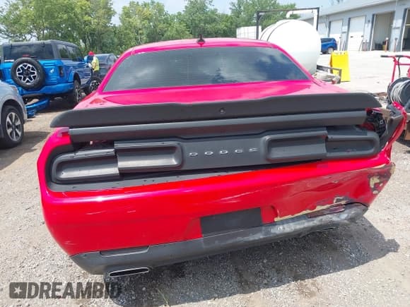 ✅ 2020 Dodge Challenger SXT • VIN: 2C3CDZAG1LH191899 • Lot: 42801091. Wystawiony na IAAI z przebiegiem Nie podano. Bezpłatny archiwum sprzedaży aukcyjnych z USA i szczegółowy raport historii pojazdu na DreamBid. Zdjęcie 16.