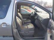 ✅ 2000 Toyota Sienna LE • VIN: 4T3ZF13C6YU246348 • Lot: 43842739. Wystawiony na IAAI z przebiegiem 228 949 mil. Bezpłatny archiwum sprzedaży aukcyjnych z USA i szczegółowy raport historii pojazdu na DreamBid. Zdjęcie 5.