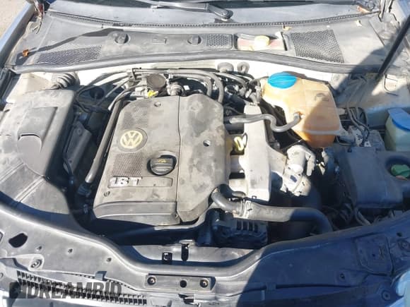 ✅ 2005 Volkswagen Passat GLS • VIN: WVWAD63B95E061561 • Lot: 43868707. Listed on IAAI with 125,479 mi. Free auction sales archive from the USA and detailed vehicle history report at DreamBid. Image 10.